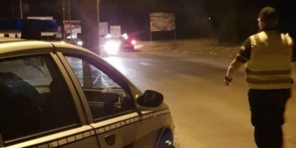 PIJANI VOZAČ UGRIZAO POLICAJCA! Šokantan incident u Kragujevcu, saobraćajac ZAVRŠIO U BOLNICI
